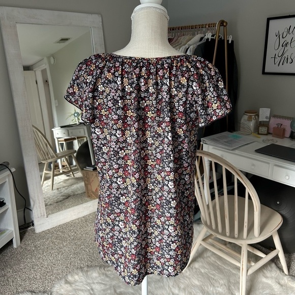 • SimpleFun • Floral Flutter Sleeve Top - Picture 8 of 10